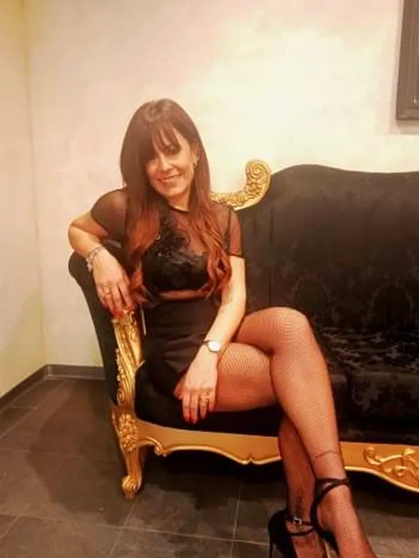 Sarah, 33 ans, femme chaude à Paris