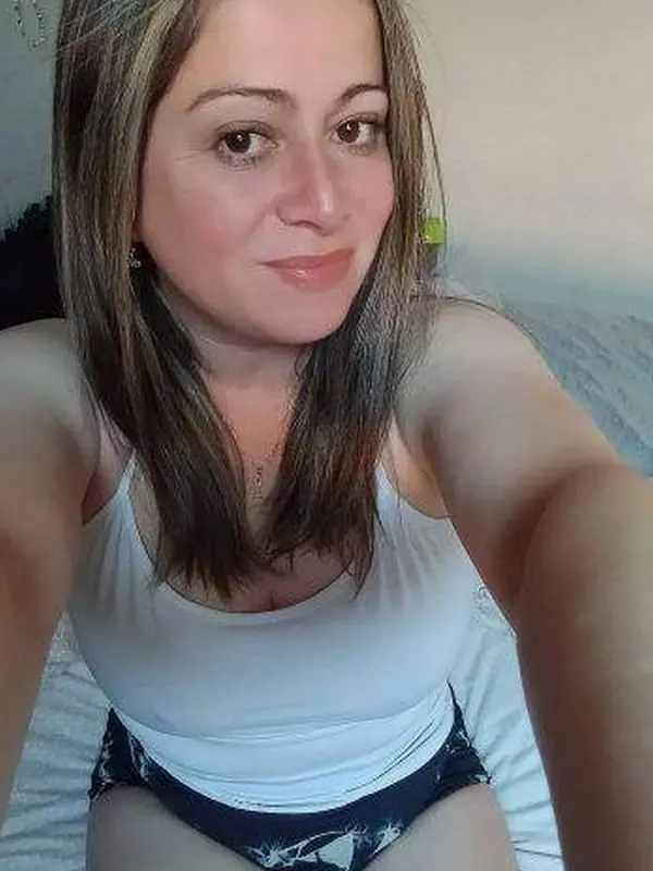 Cynthia, 35 ans, femme chaude à Rennes